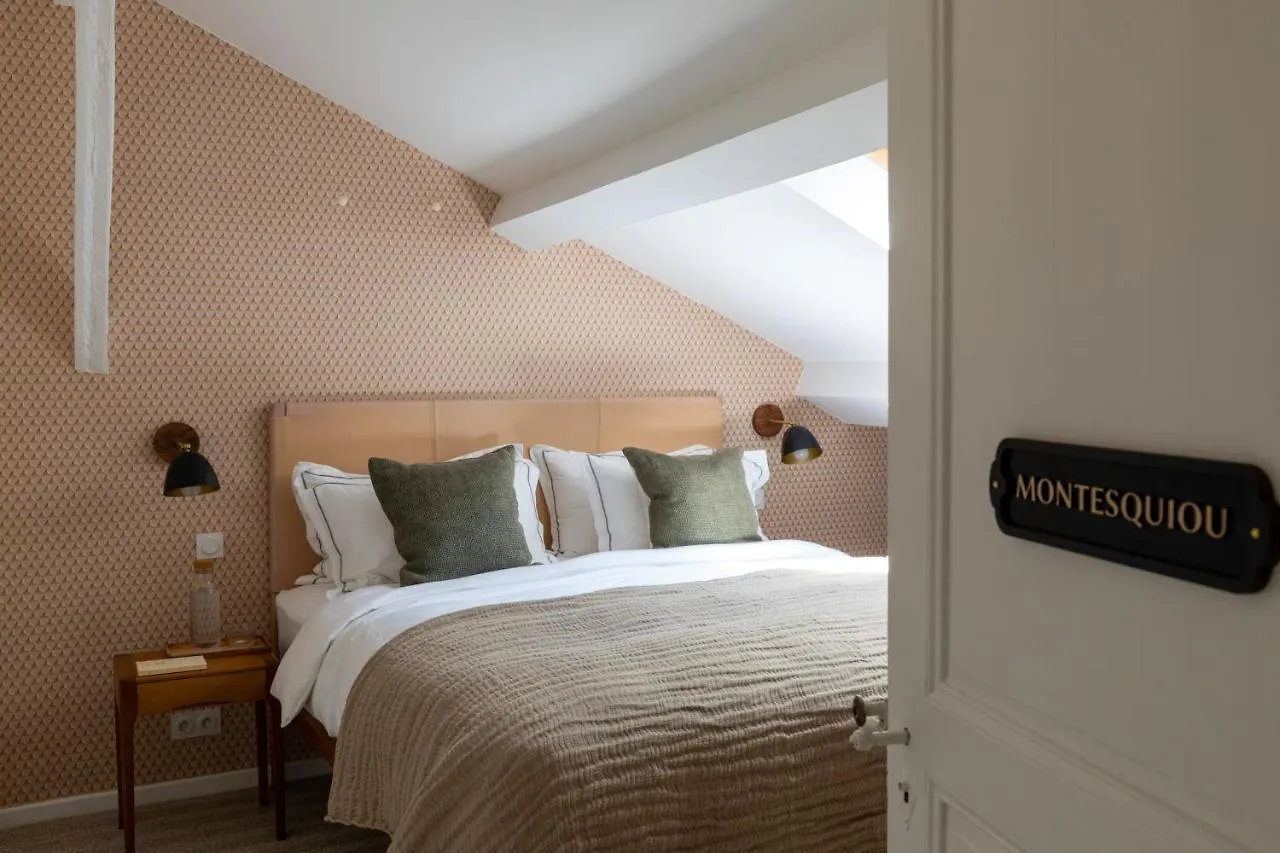 別荘 Stunning Refurbished Chateau In South West France Ornezan